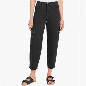 Universal Thread Balloon Black Distressed Women's Jeans Size 4 NWT Gift Idea 🎁